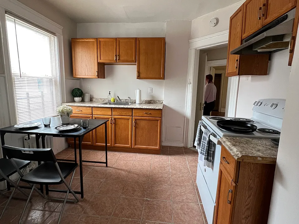832 Calhoun Ave #1