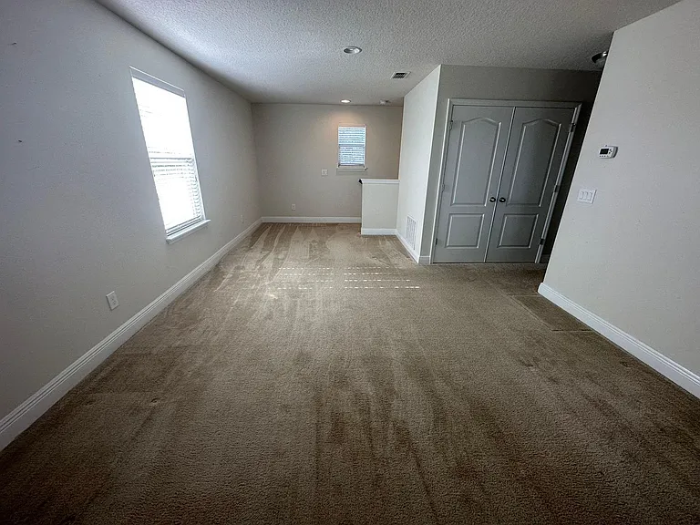 10888 Inside Loop — Photo 9