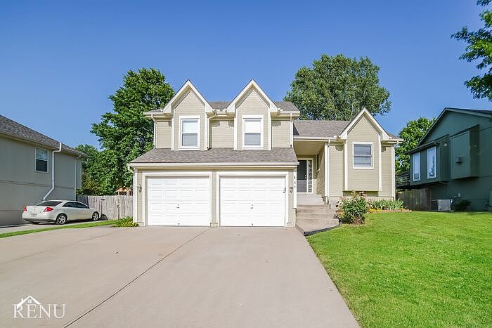 1st image of 805 SW Harvest Dr