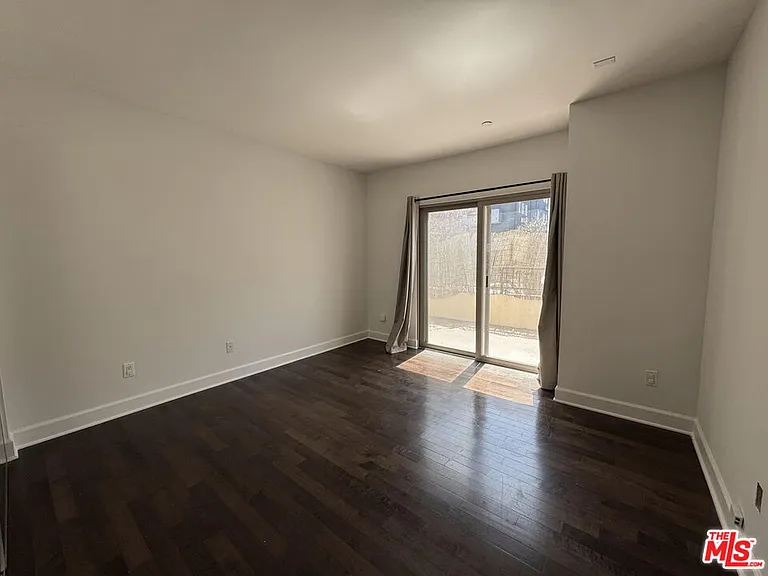 1522 Amherst Ave #101 — Photo 27