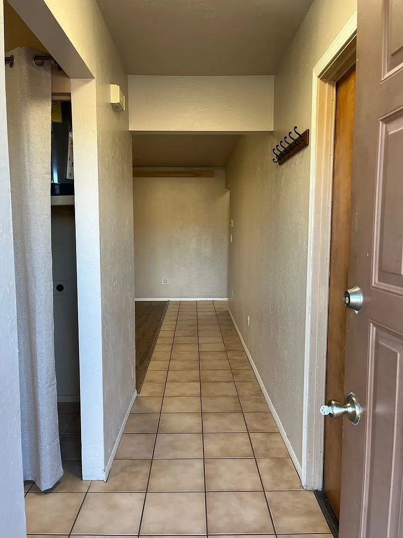 3028 Corrine — Photo 2