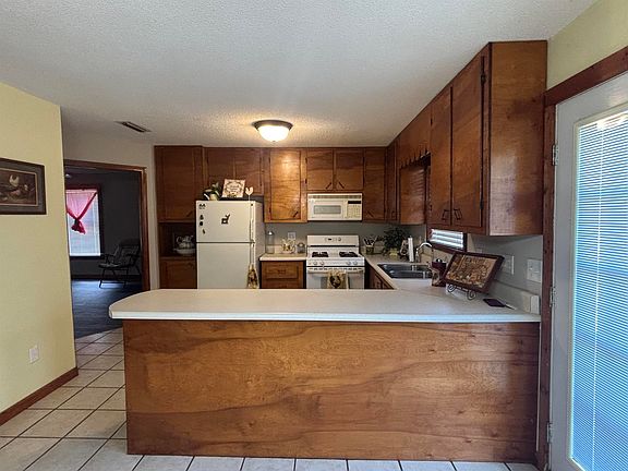 3rd image of 21882 Rosin Ridge Rd