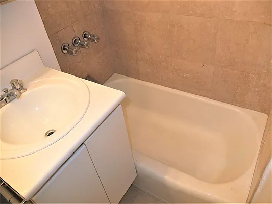 Rented by Sky Management | media 26