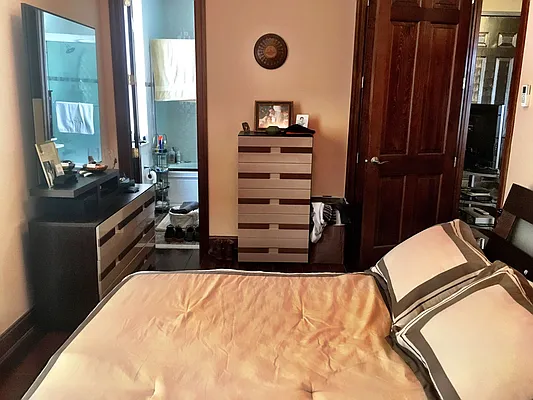 Rented by NY Space Finders Inc. | media 22