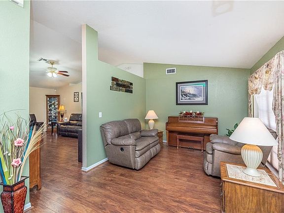 4th image of 2636 Green Valley Dr