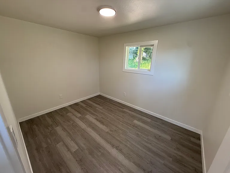 1816 E Fir St — Photo 12