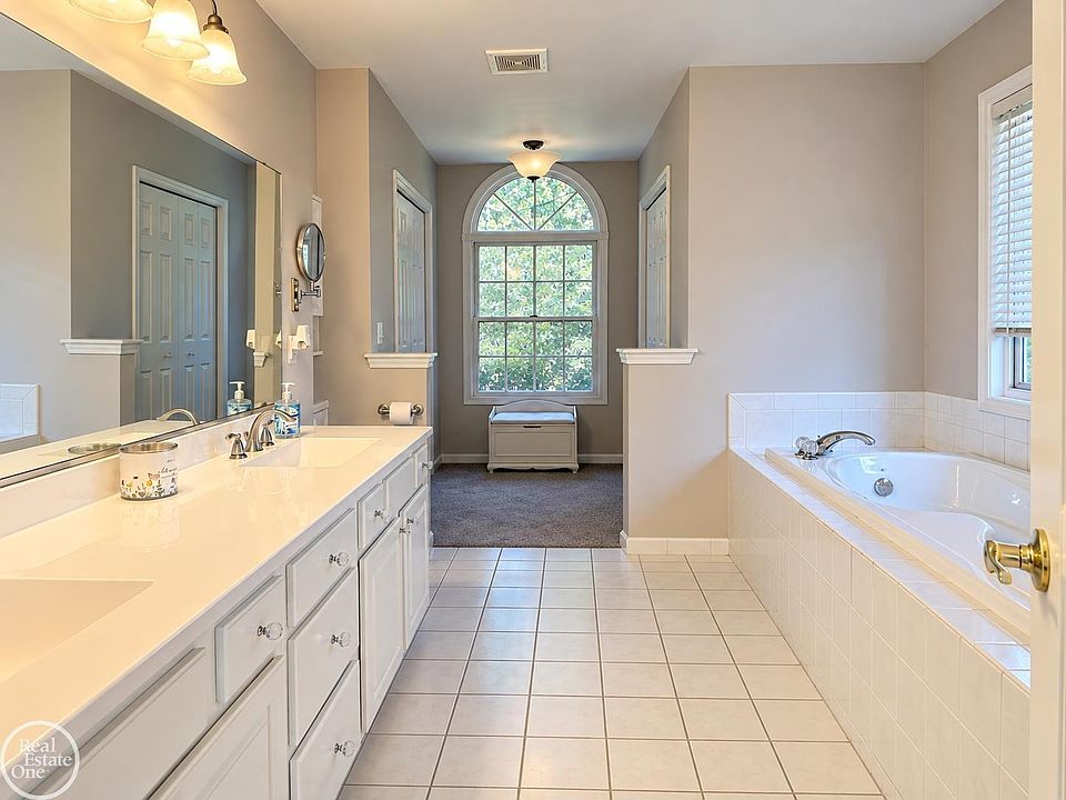 122 Howland Pines Dr, photo 15