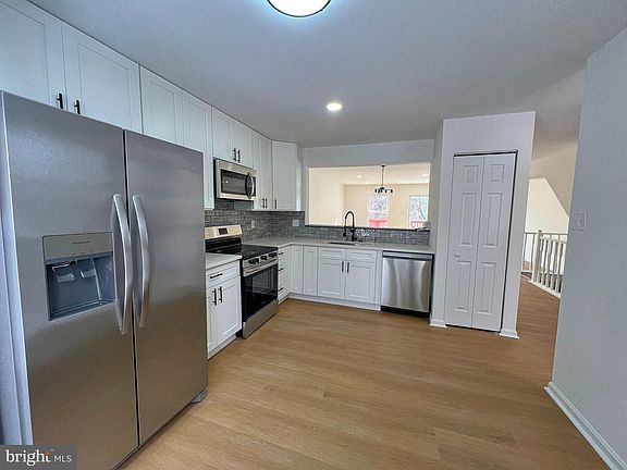 5th image of 33 Tattersaul Ct