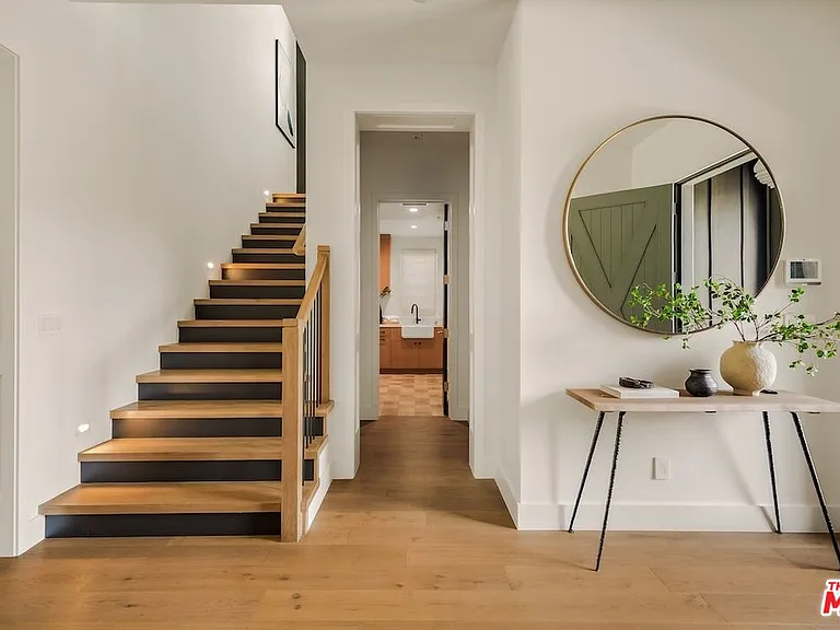 4261 Denny Ave — Photo 16