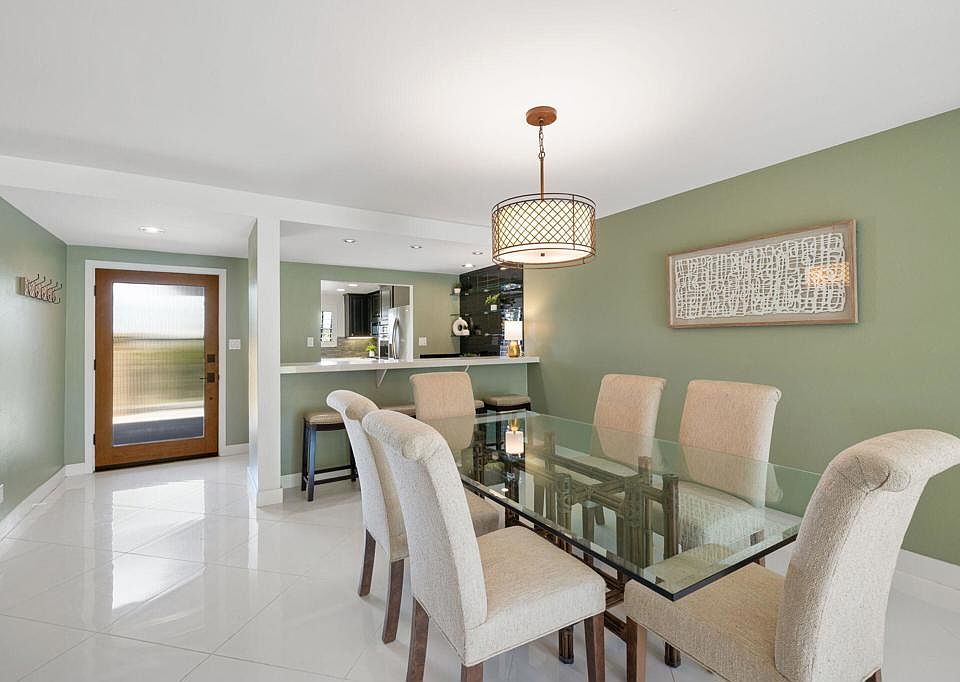 1st image of 72915 Homestead Rd