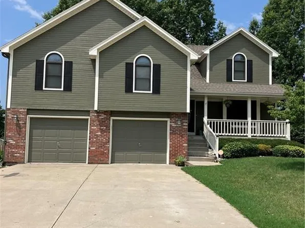 312 SE Breon Bay, Lees Summit, MO 64063