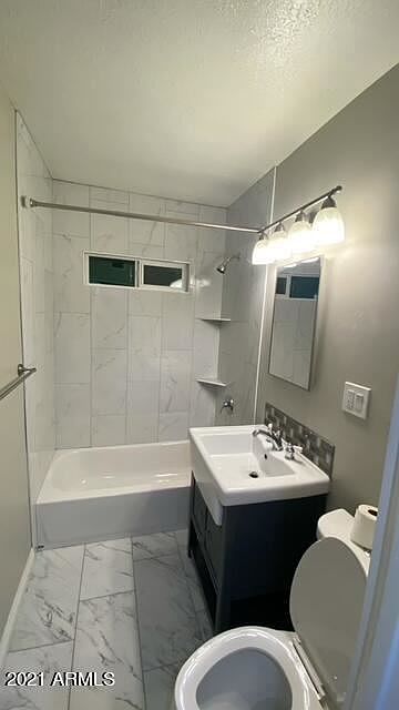 1st image of 2538 W Belmont Ave