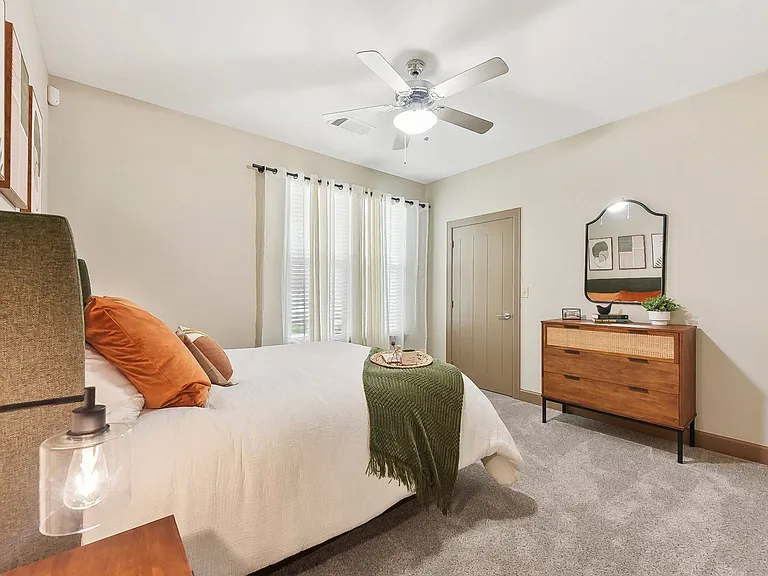 Lakeline East Apartments — Photo 72