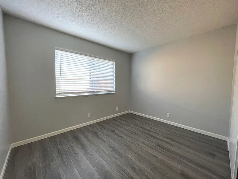 515 Camanche Lane - Summer Gardens Apartments — Photo 48