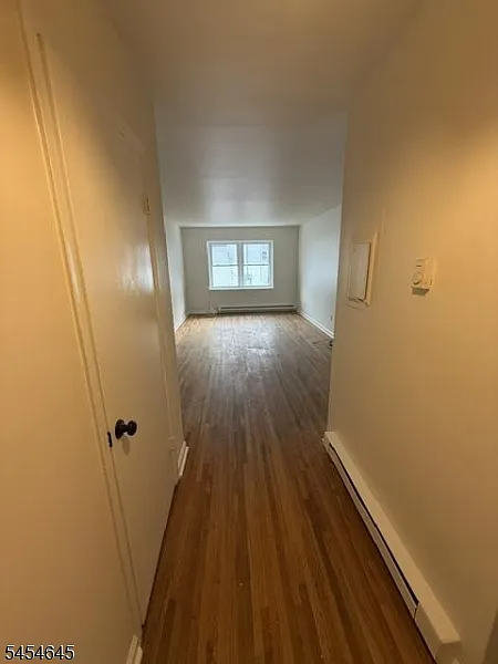 1 bed, 1.0 bath, $1,880 — Photo 4