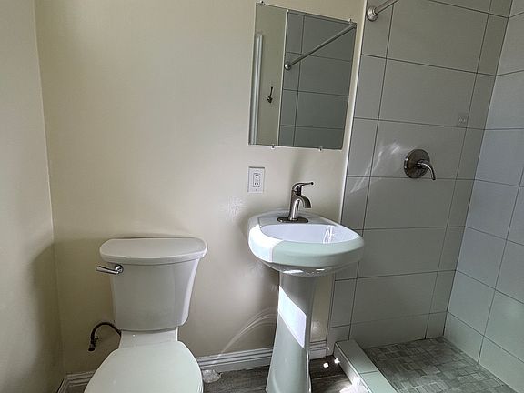 5th image of 212A San Antonio Ave #212A