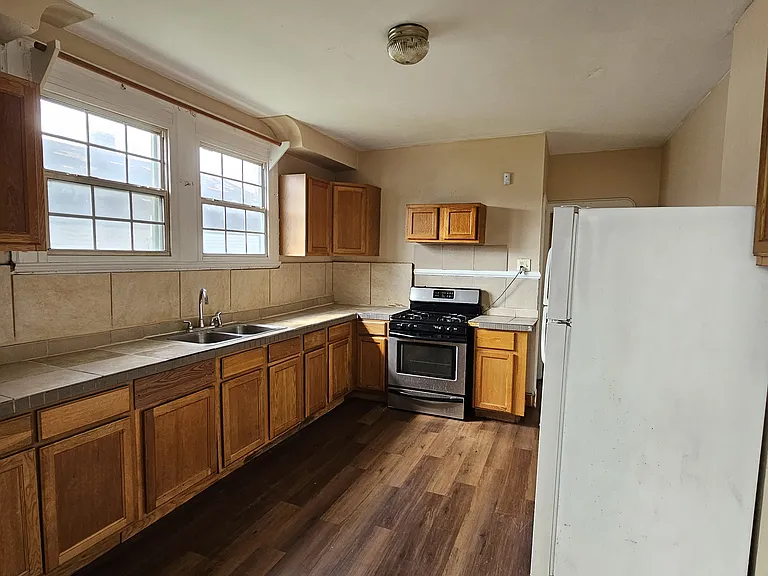 1941-43 Painters St #A — Photo 13