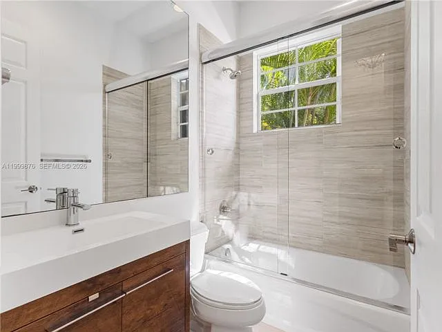 11339 NW 71st St — Photo 12