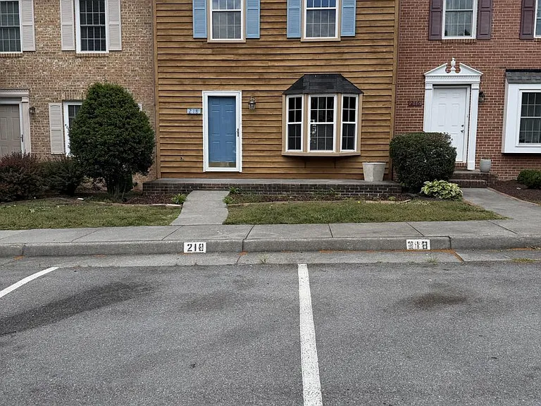 218 Tudor Dr — Photo 45