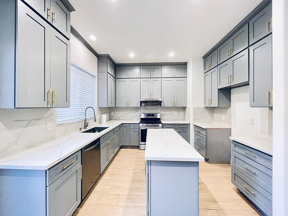 1st image of 1530 Glacier Way