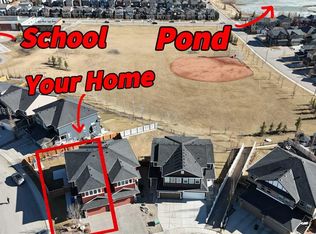 51 W Evansglen Ct NW, Calgary, AB T3P 0P2