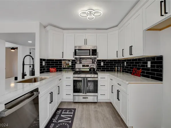 7613 Tortola Bay Ln, Las Vegas, NV 89128