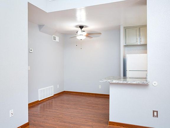 4th image of 4161 34th St Unit 15