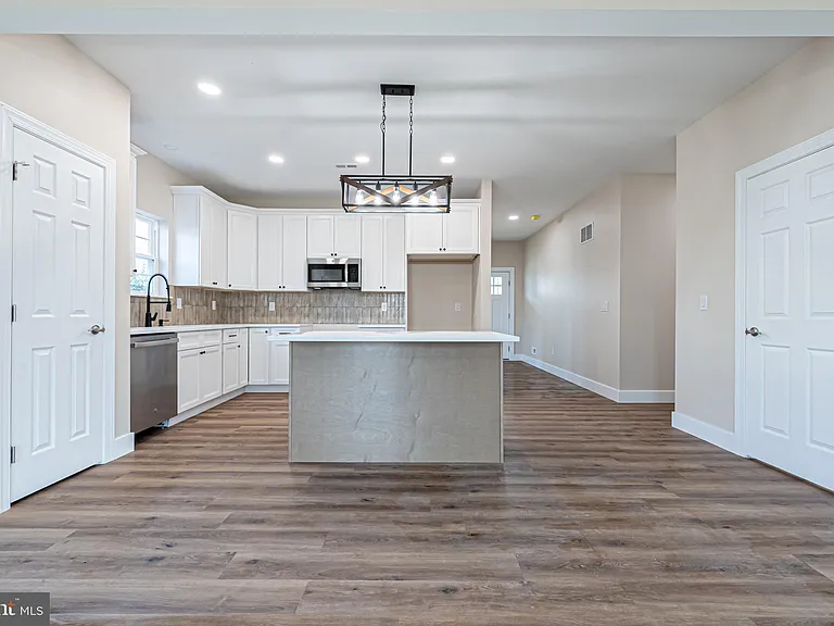 820 Archer St — Photo 5