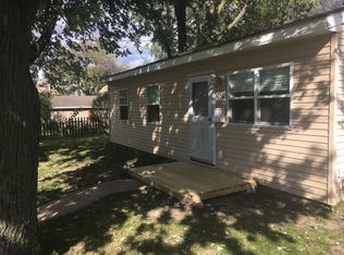 406 Erickson St, Bloomington, IL 61701