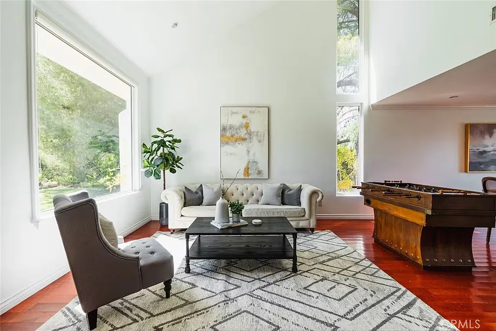 4 bed, 3.5 bath, 2403 sqft, $10,500 — Photo 1
