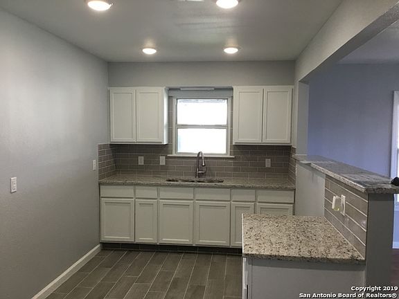 3rd image of 407 Bushick Dr
