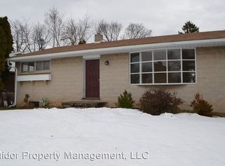 1191 Fairlane Dr, York, PA 17404