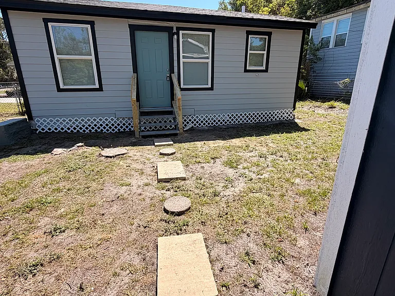 Virginia St — Photo 10