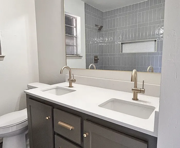 726 Garden Grv — Photo 17