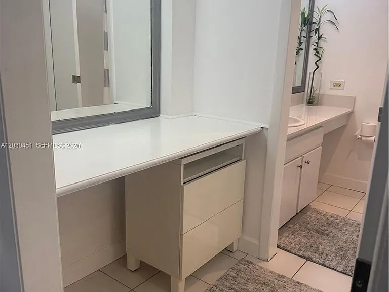 1390 Ocean Dr #302 — Photo 8