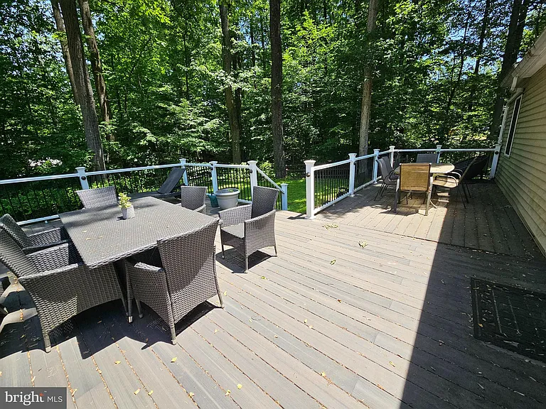 1244 Reed Ln — Photo 25