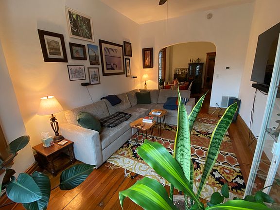 4th image of 2110 N Sheffield Ave APT 1