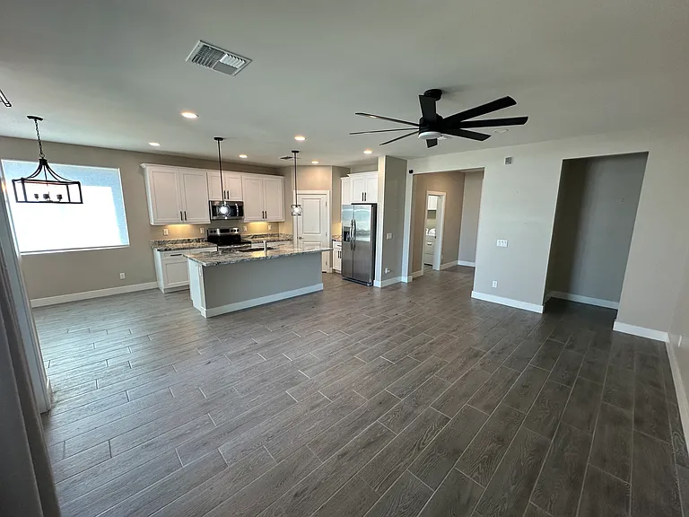 5814 E Lockwood St — Photo 9