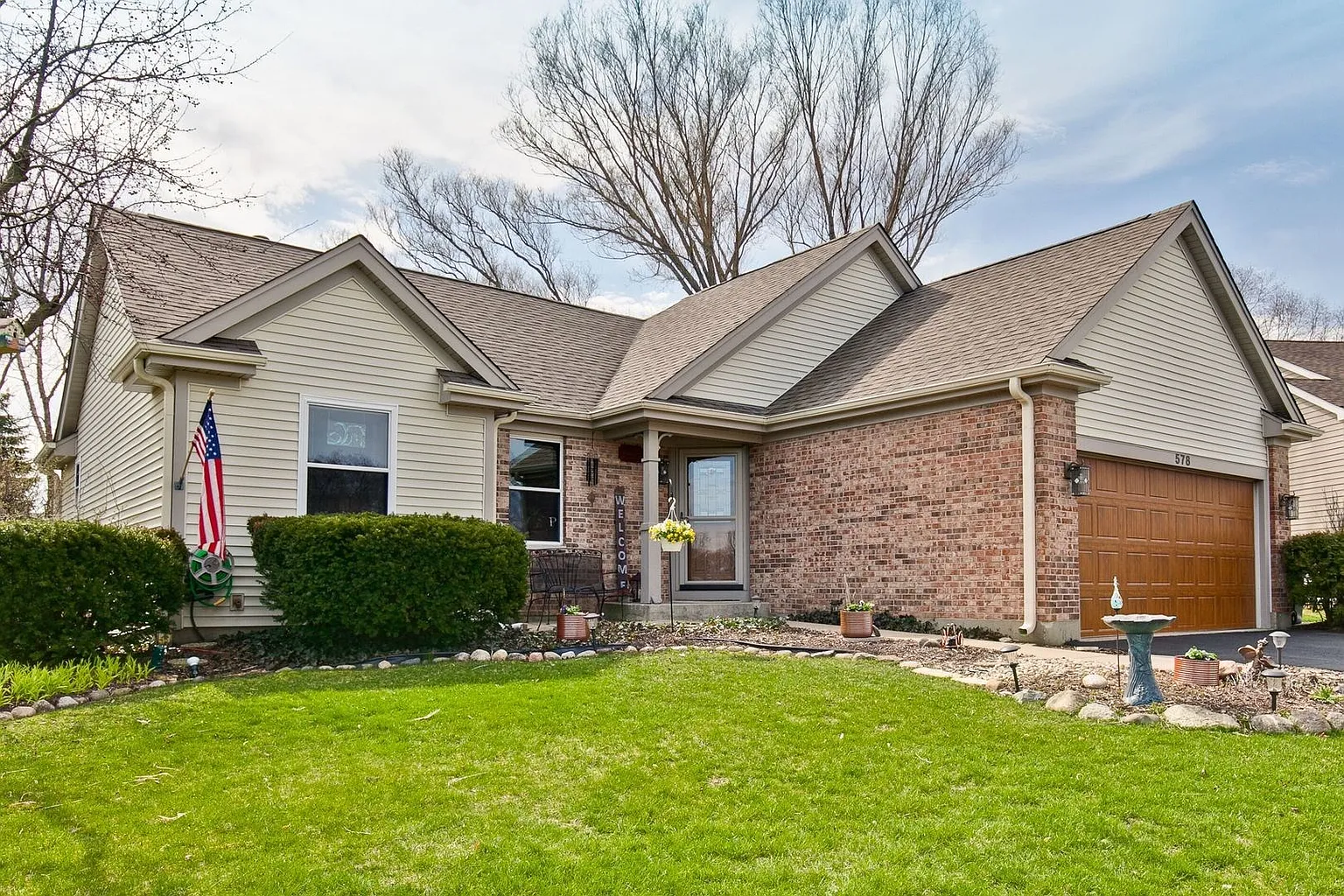 578 Greenbay Ct photo 1