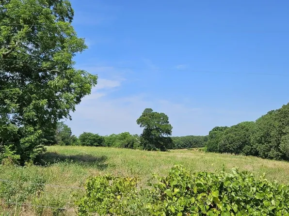 1651 Desvoignes Rd, Denison, TX 75021