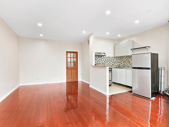 2nd image of 615 Washington Ave #2