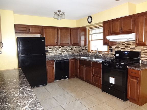 3rd image of 9311 Oriole Ave
