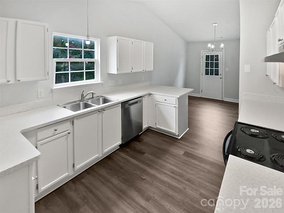 4th image of 2903 Rosemeade Dr