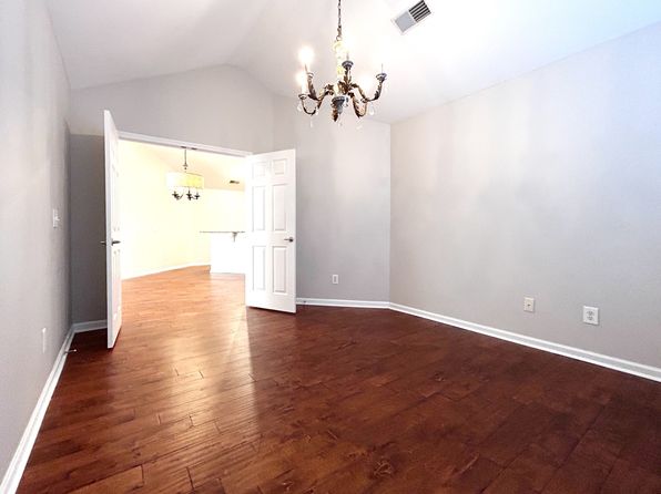 825 Browns Ln UNIT 2004, Gallatin, TN 37066