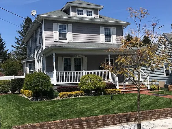 15 Vredenburgh Ave, Freehold, NJ 07728