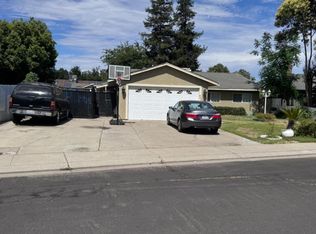 641 Camelia Ln, Manteca, CA 95336