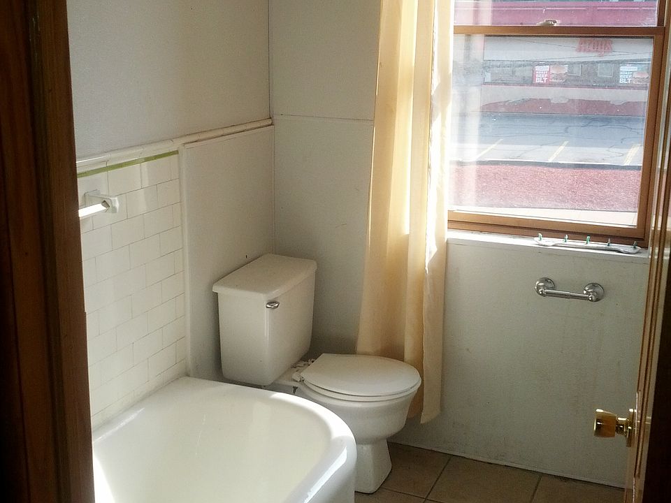 2nd image of 2000 Waverly St APT 1