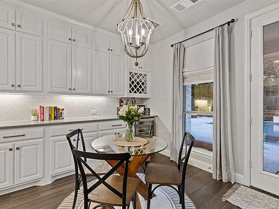 5th image of 8705 Abbington Pl