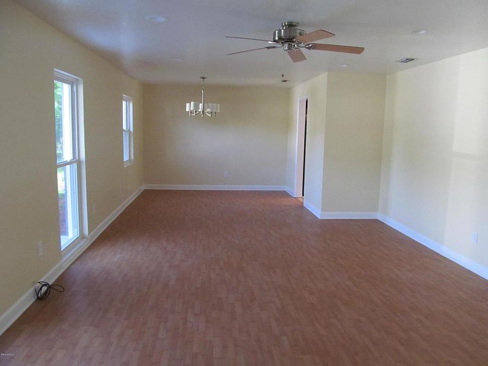 1st image of 2795 Las Palmas Dr