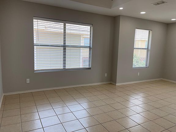5th image of 406 E 3rd St #40